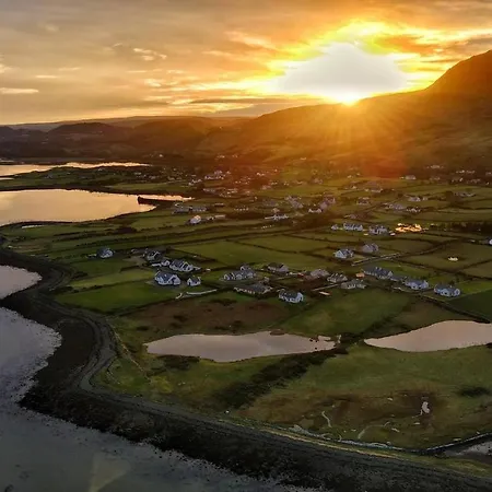The Shore Holiday home Westport